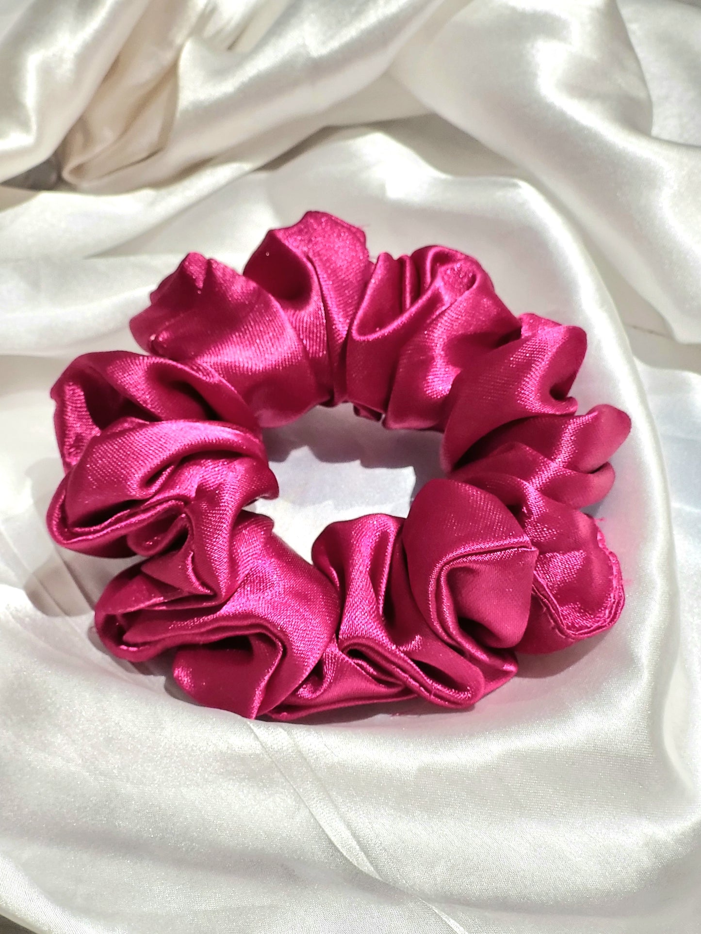 💖 Fuchsia Bloom – Satin Hair Scrunchie 💖