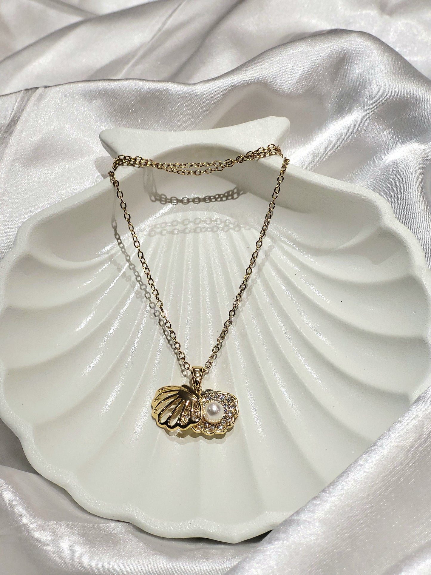 Luxe Shell Pendant