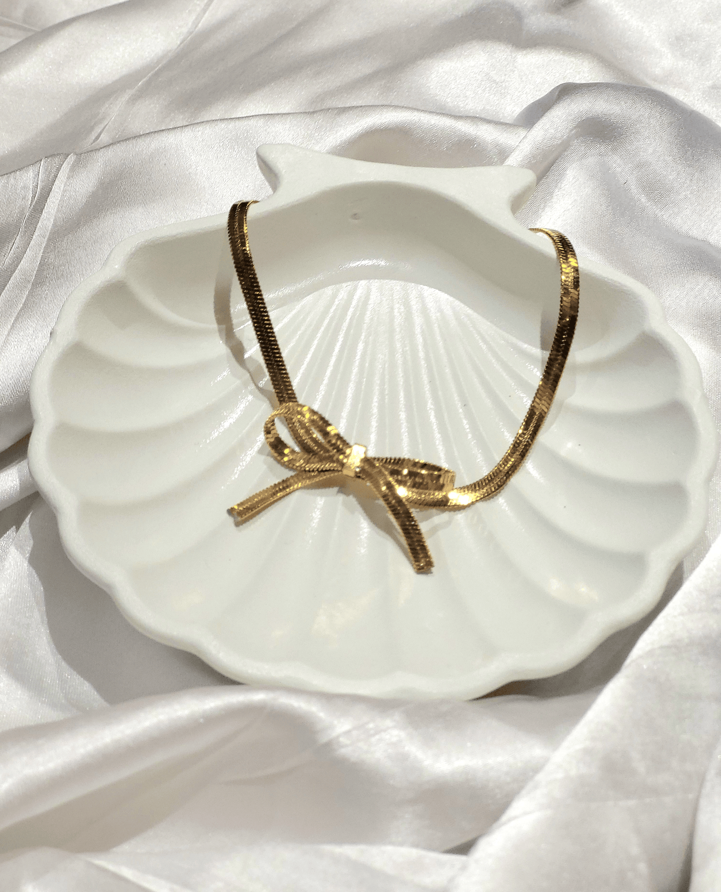 LUXE LOOP BRACELETE