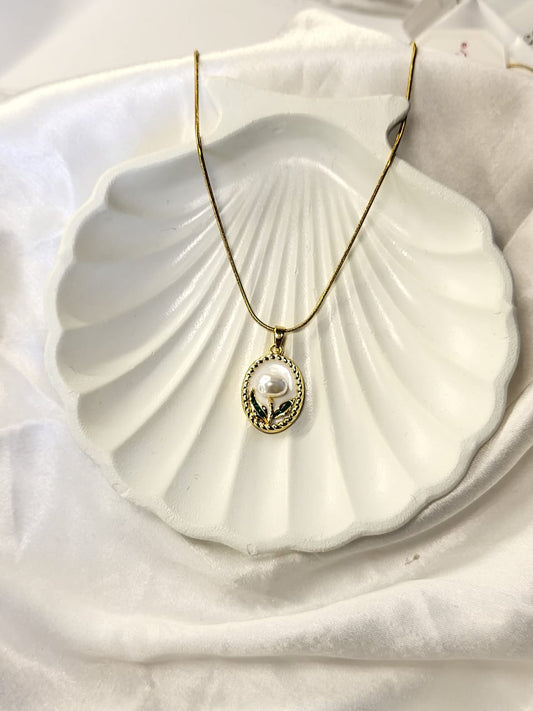 White Radiance Pendant