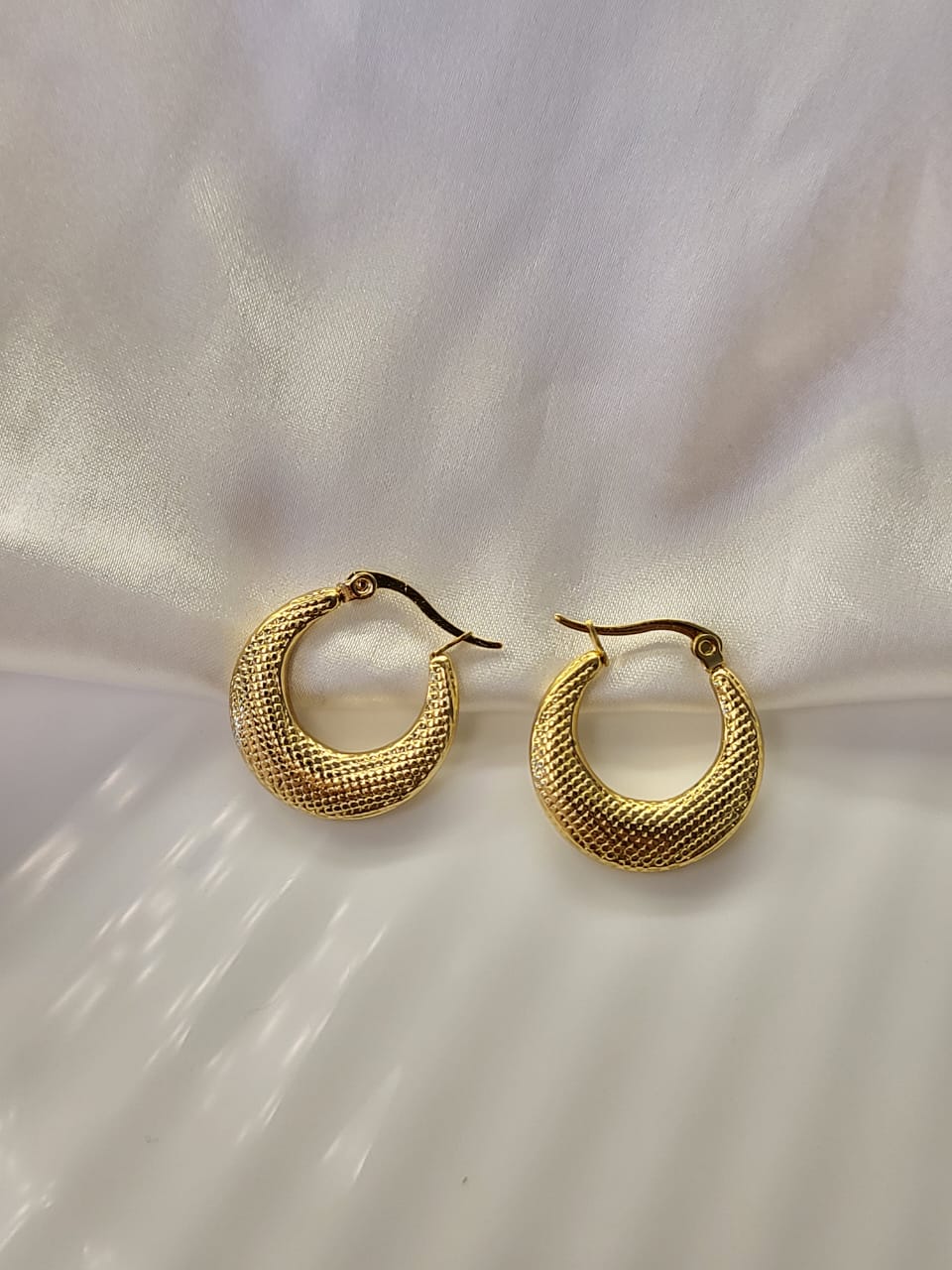 Velvet Glow Studs