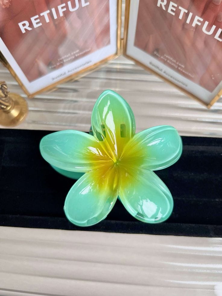 Tropical Bloom Hair Claw – Mint Green Edition