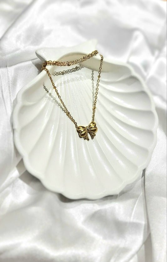 CHARM KNOT NECKLACE