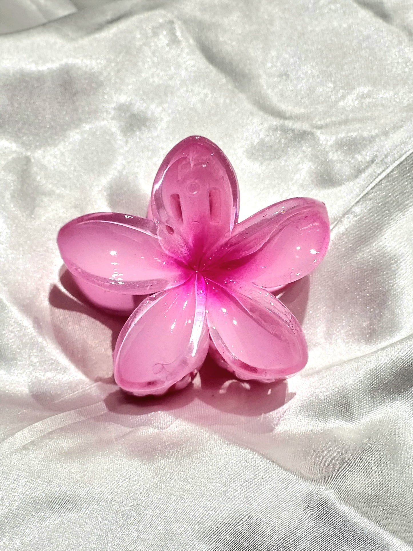 PINK FLOWER CLAW CLIP