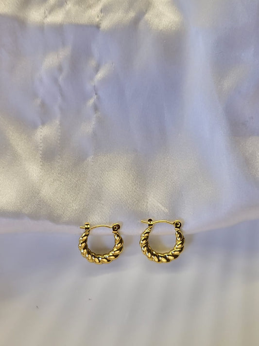 pearl golden hoops